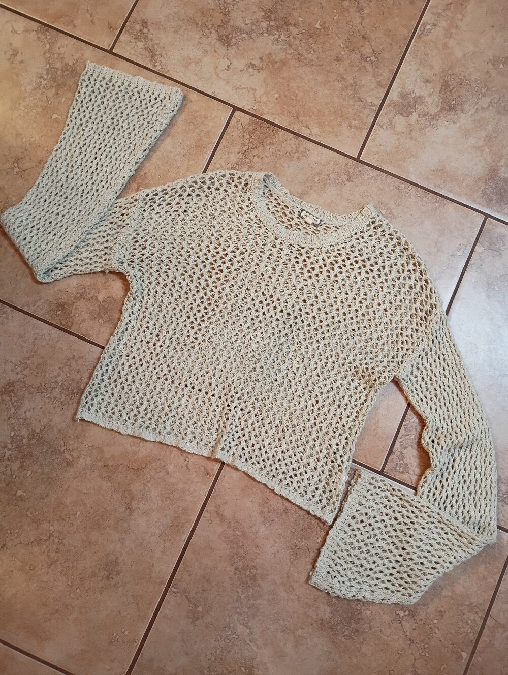 Eyeshadow Open-Weave Crop Crew Sweater in Cream